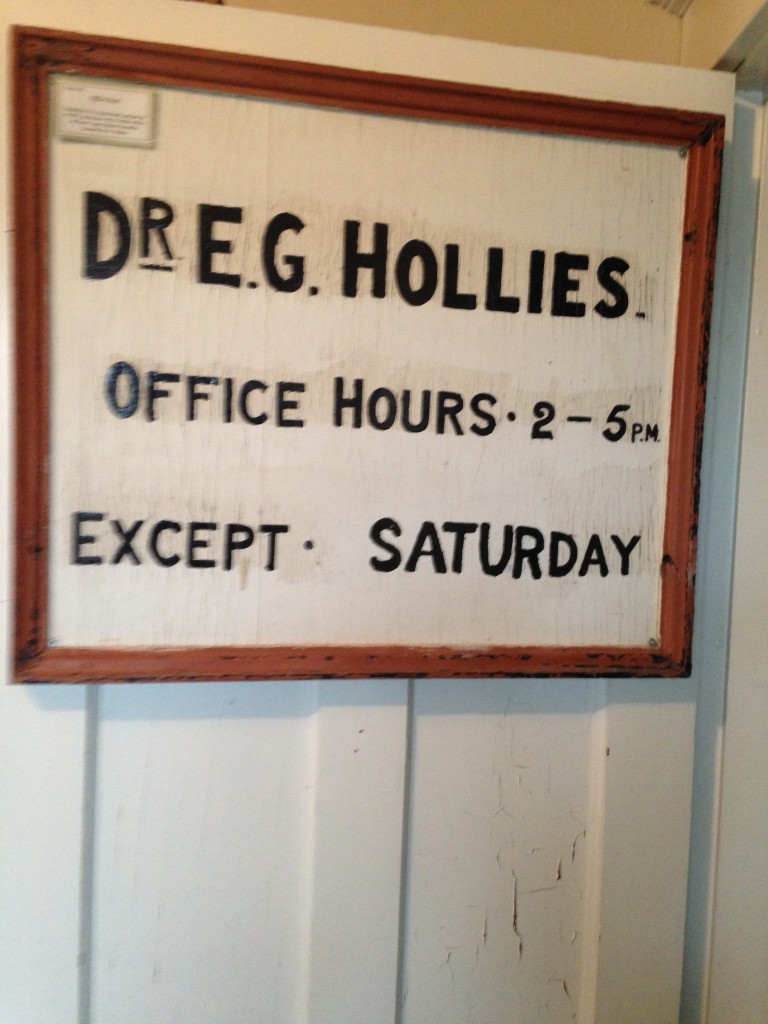 114 - dr. hollies sign