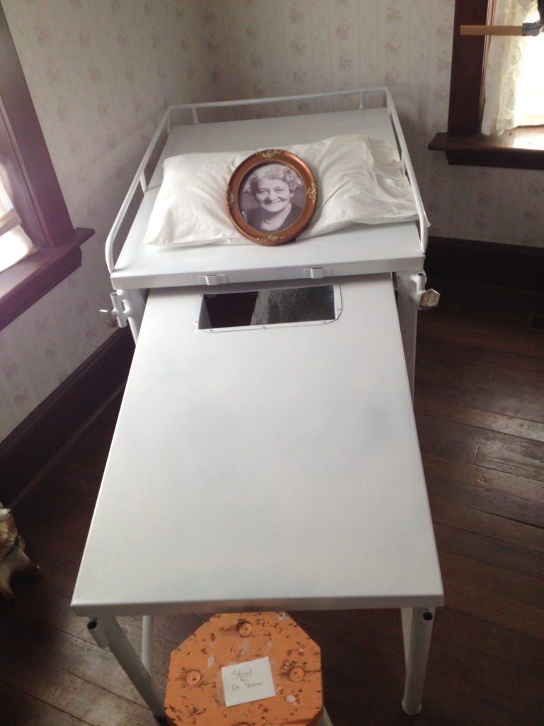 72 - birthing bed