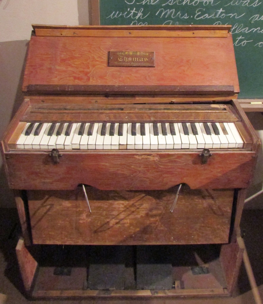 76 - pump organ
